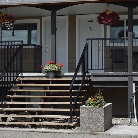 94 Motel & Rv Park 100 Mile House Bagian luar foto