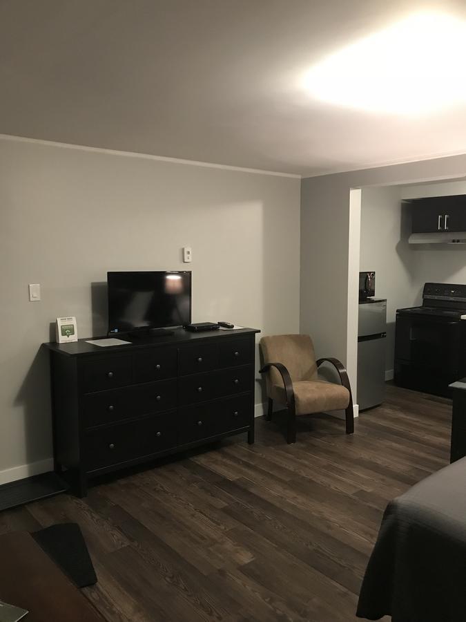 94 Motel & Rv Park 100 Mile House Bagian luar foto